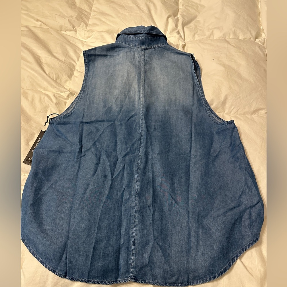 Black Orchid Blue Denim Snap Front Sleeveless Shirt - NWT - Size L - Picture 4 of 14